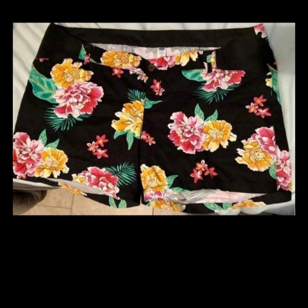 Old Navy Maternity Shorts